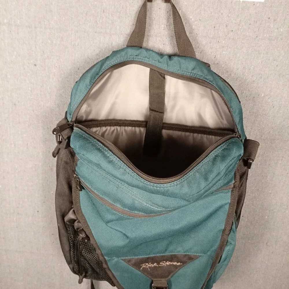 Rick Steves Civita Day Pack Teal Charcoal Travel Backpack Tablet Sleeve Light